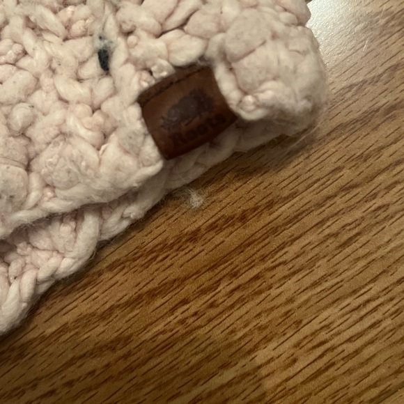 Roots kids hat and scarf set age 3-5 - Picture 3 of 5